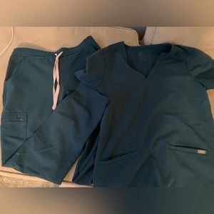 Figs Green Scrub Set